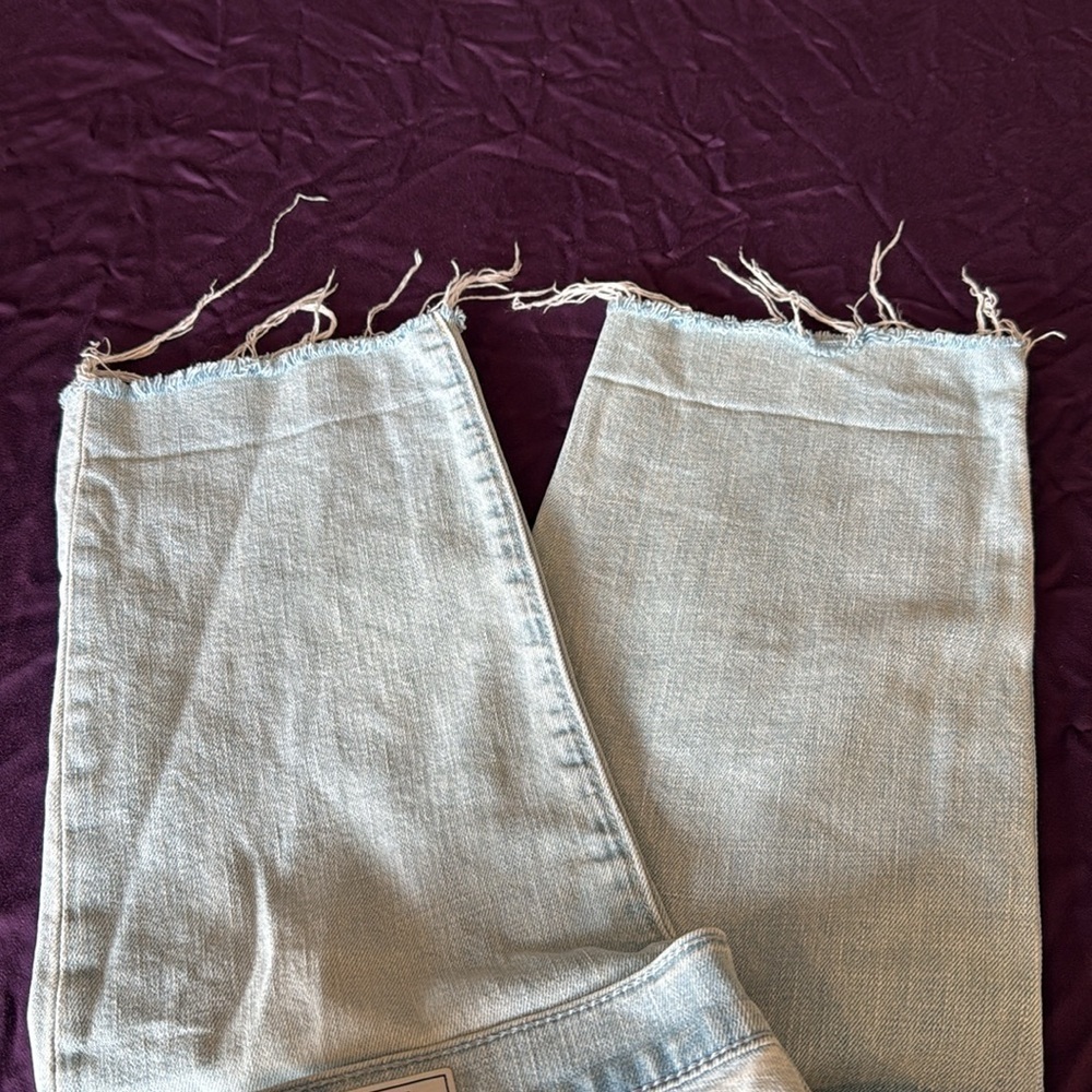 GAP Girlfriend Mid Rise Raw Hem Jeans Light Wash 29/8R - Picture 4 of 8